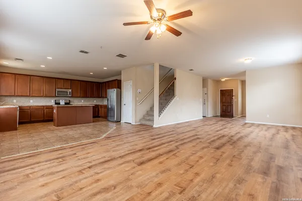 $1,999 | 24262 Invitation Oak, San Antonio, TX 78261