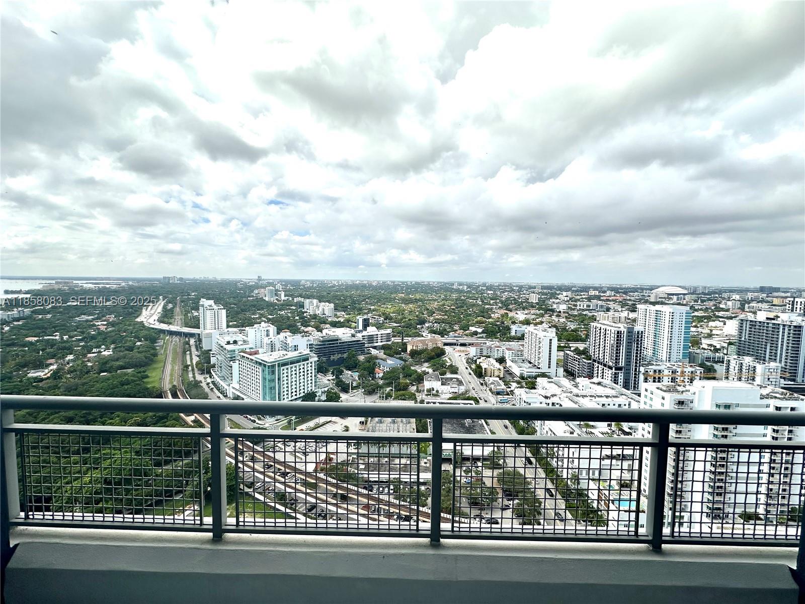 60 Southwest 13th Street, Unit 3207 Miami, FL 33130 - Photo 21 of 30 a view of a city view