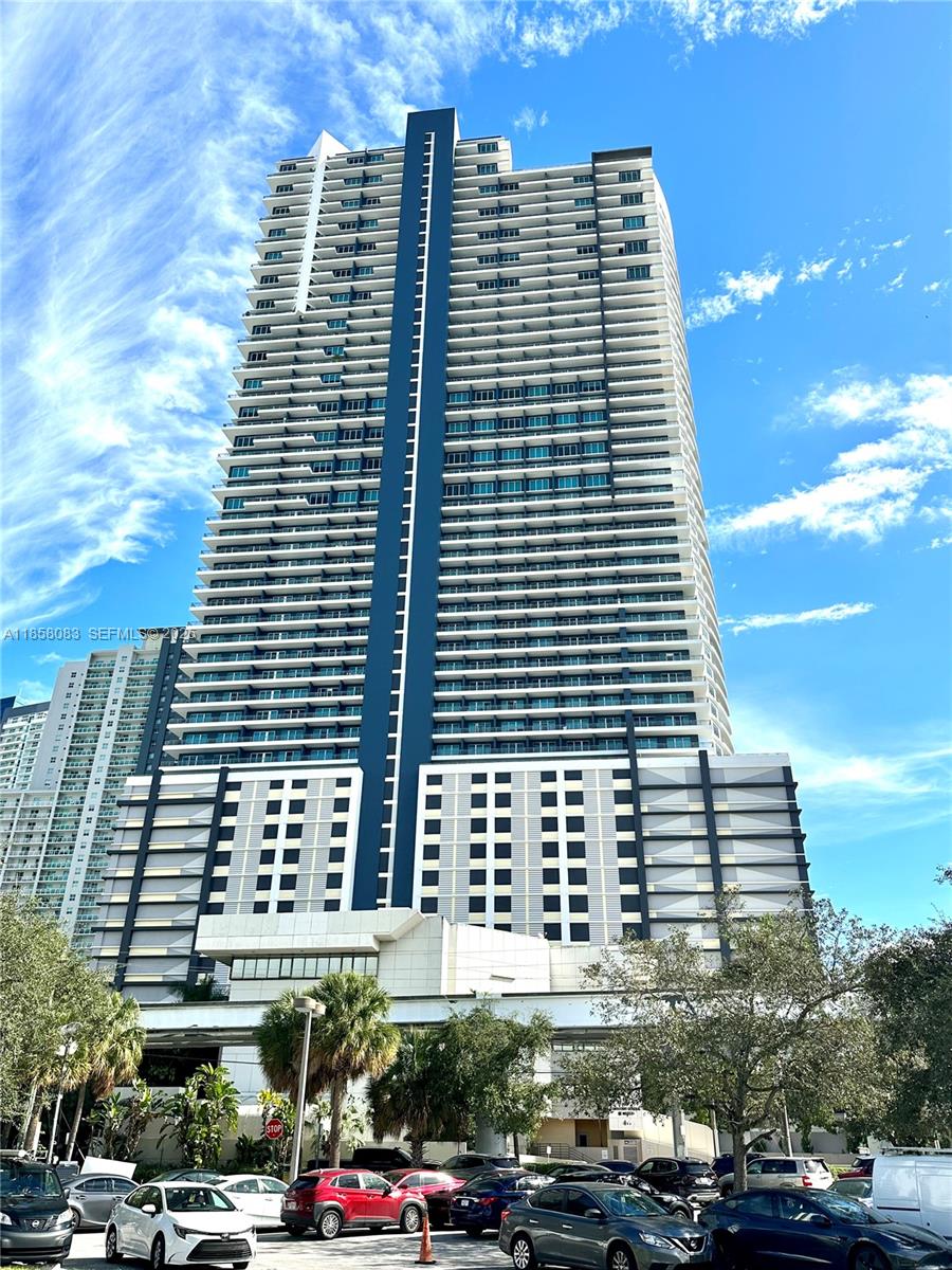 60 Southwest 13th Street, Unit 3207 Miami, FL 33130 - Photo 30 of 30 a front view of a building