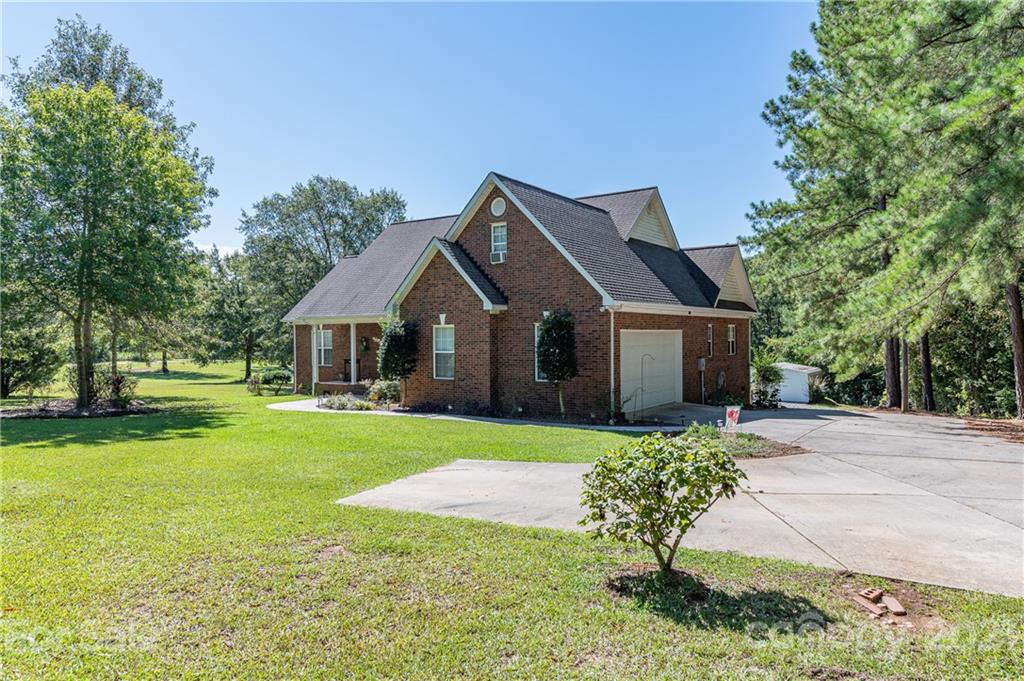 1658 Douglas Road Lancaster, SC 29720 - Photo 6 of 35 Gallery Image 6