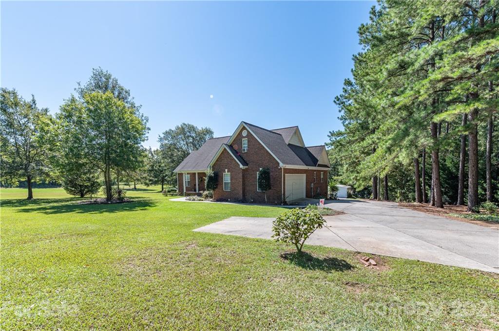 1658 Douglas Road Lancaster, SC 29720 - Photo 7 of 35 Gallery Image 7