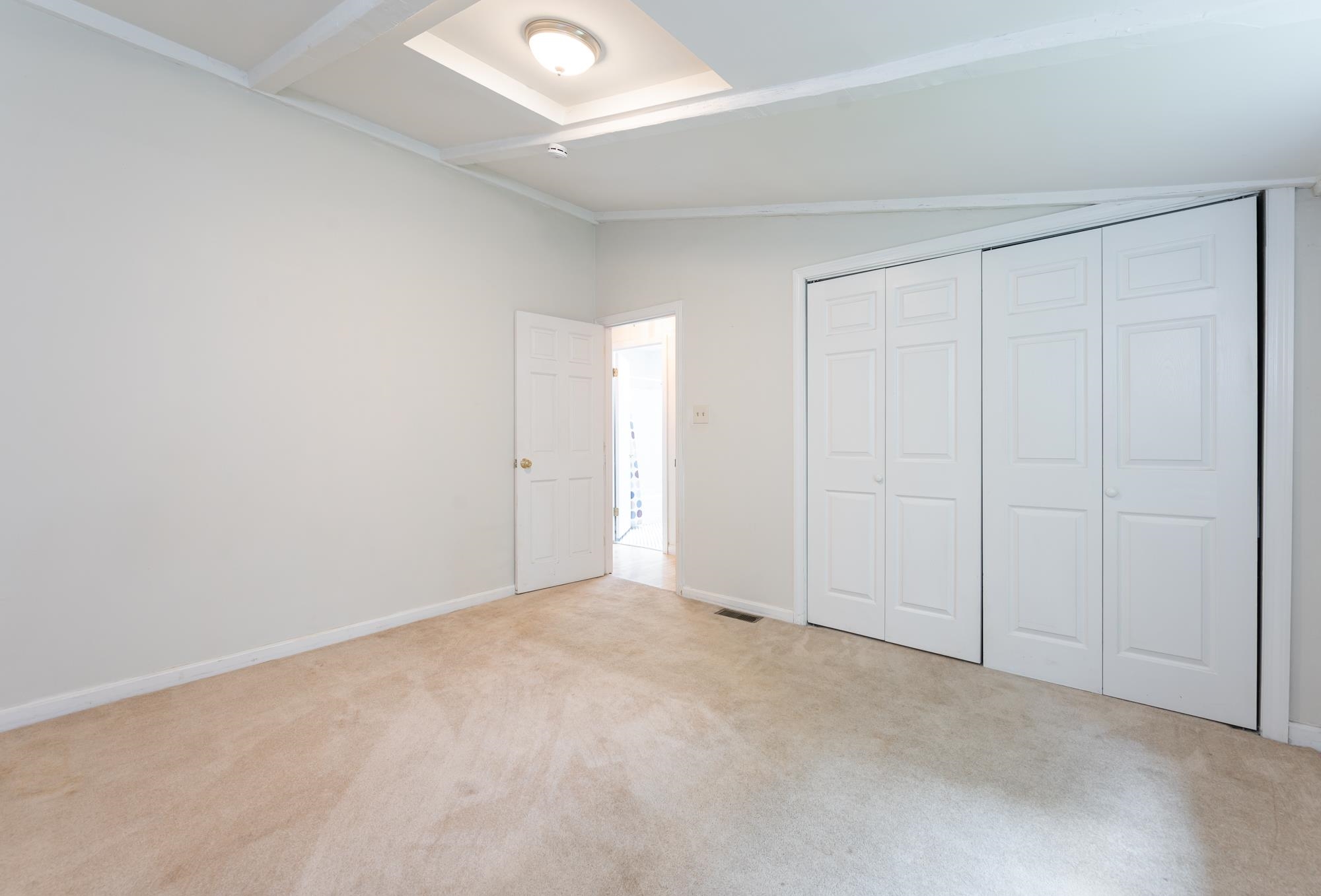 66 Chester Road Derry, NH 03038 - Photo 6 of 32