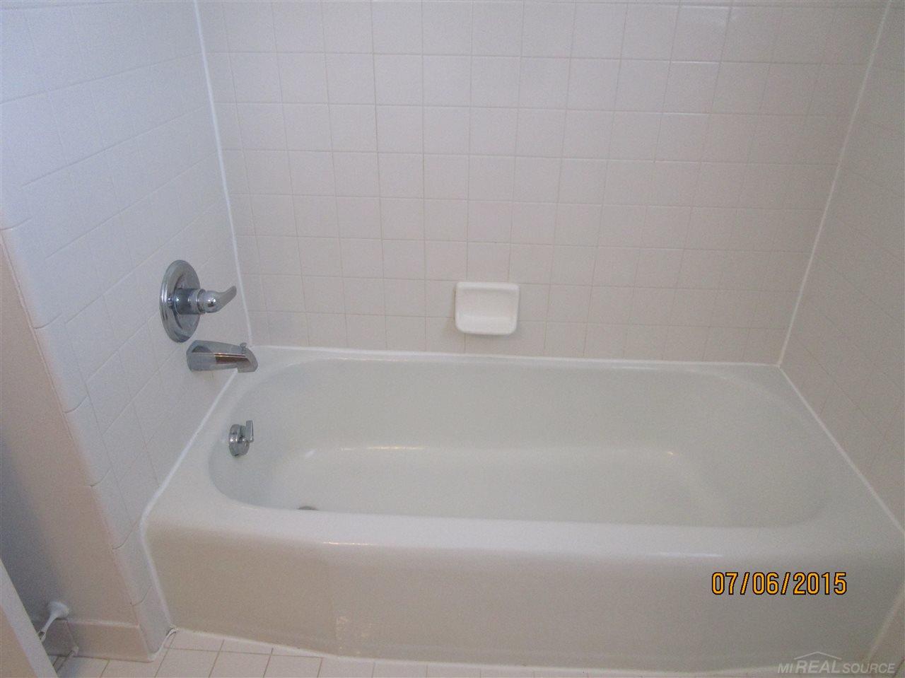 500 East Romeo Oakland, MI 48363 - Photo 12 of 16 31262765-12.JPG