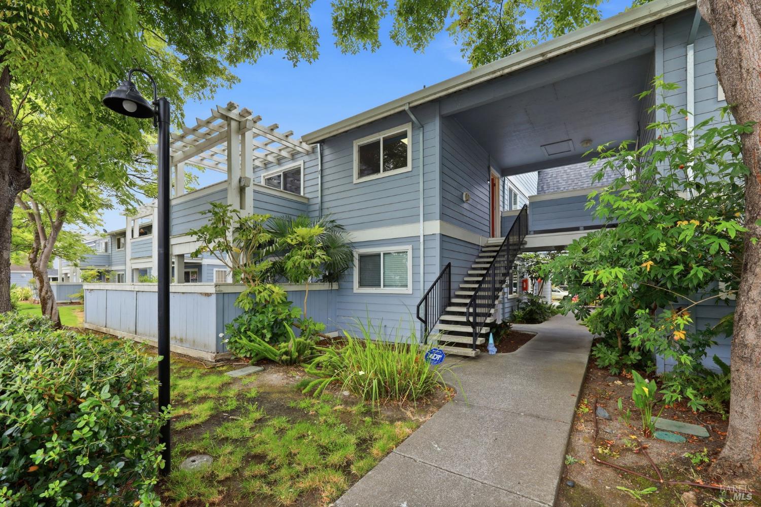 225 Burt Street, Unit 9 Santa Rosa, CA 95404 - Photo 1 of 32