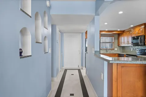 $743,500 | 511 Bayshore Drive, Unit 904, Fort Lauderdale, FL 33304