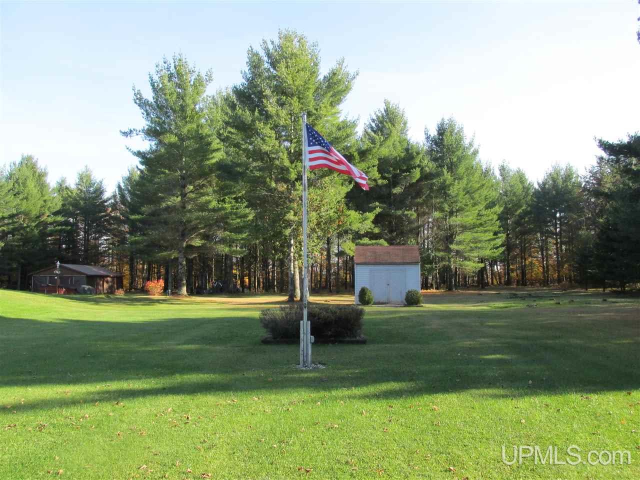 1862 Little Harbor Road Manistique, MI 49854 - Photo 3 of 19 Gallery Image 3