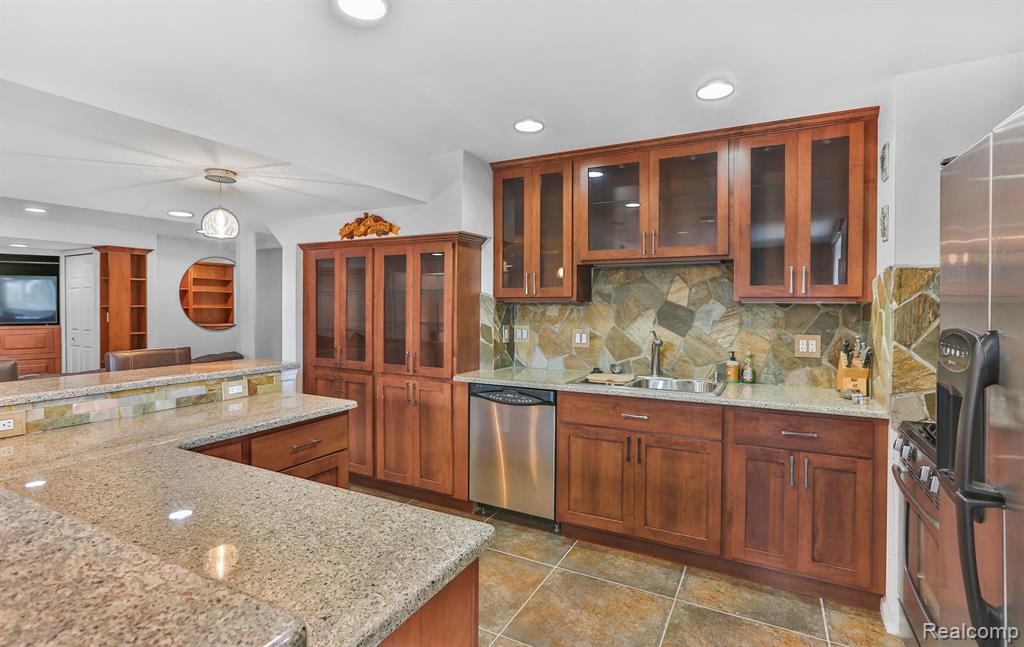 3462 Cascade Circle Rochester Hills, MI 48307 - Photo 27 of 33