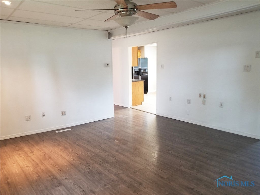 5502 Rudyard Road Sylvania, OH 43560 - Photo 8 of 34 LIVING ROOM