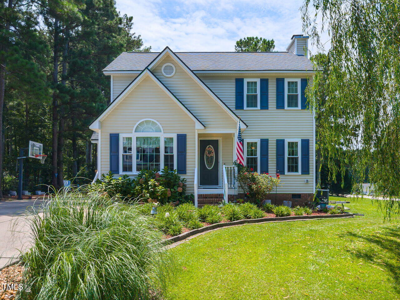 001-1280x960-1813-middle-ridge-drive