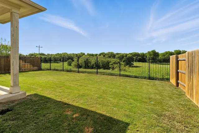 $2,400 | 211 Rainmaker Lane, Bastrop, TX 78602