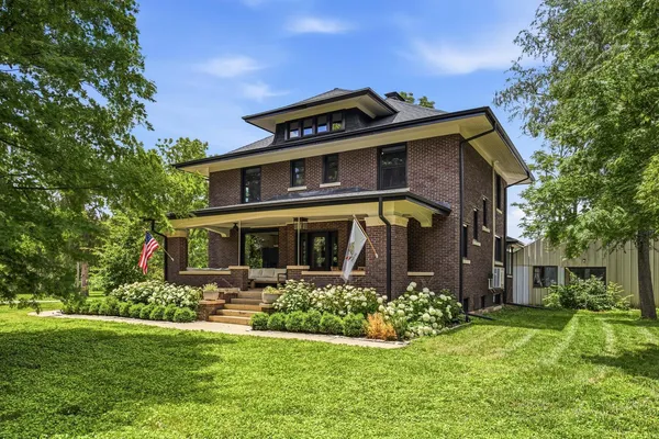 $629,000 | 901 South Dunlap Avenue, Savoy, IL 61874