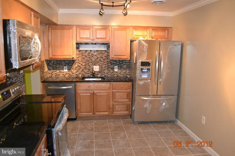 947 South Rolfe Street, Unit A Arlington, VA 22204 - Photo 14 of 18 Kitchen