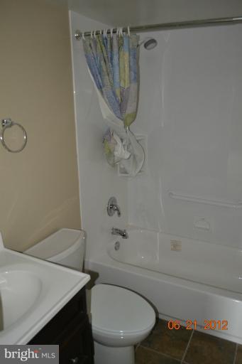 947 South Rolfe Street, Unit A Arlington, VA 22204 - Photo 7 of 18 Bath (Master)