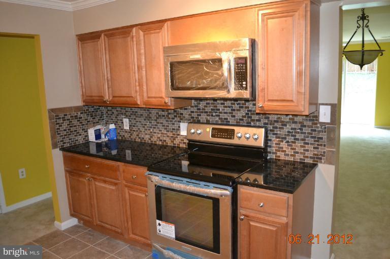 947 South Rolfe Street, Unit A Arlington, VA 22204 - Photo 10 of 18 Kitchen