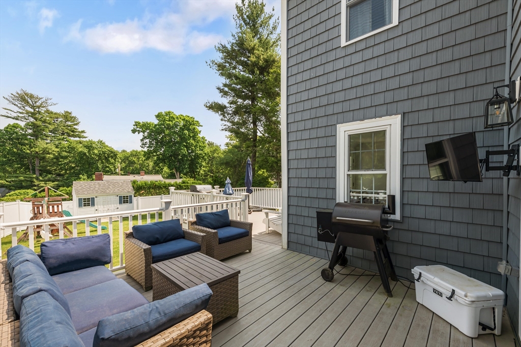 22 Homestead Road Lynnfield, MA 01940 - Photo 26 of 30