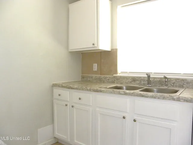 $1,600 | 7216 Hampton Drive, Biloxi, MS 39532