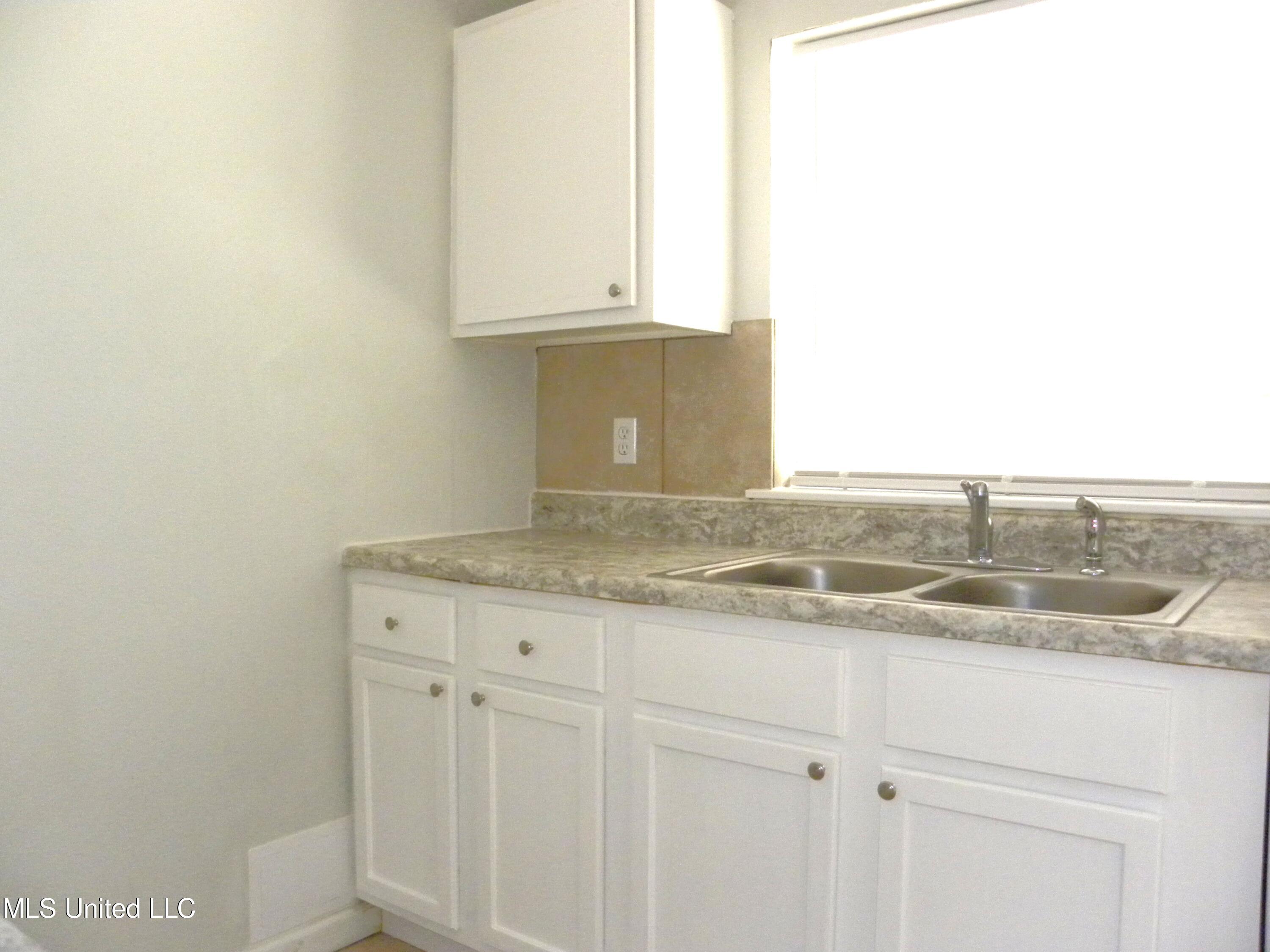 7216 Hampton Drive Biloxi, MS 39532 - Photo 13 of 43 DSCN9382