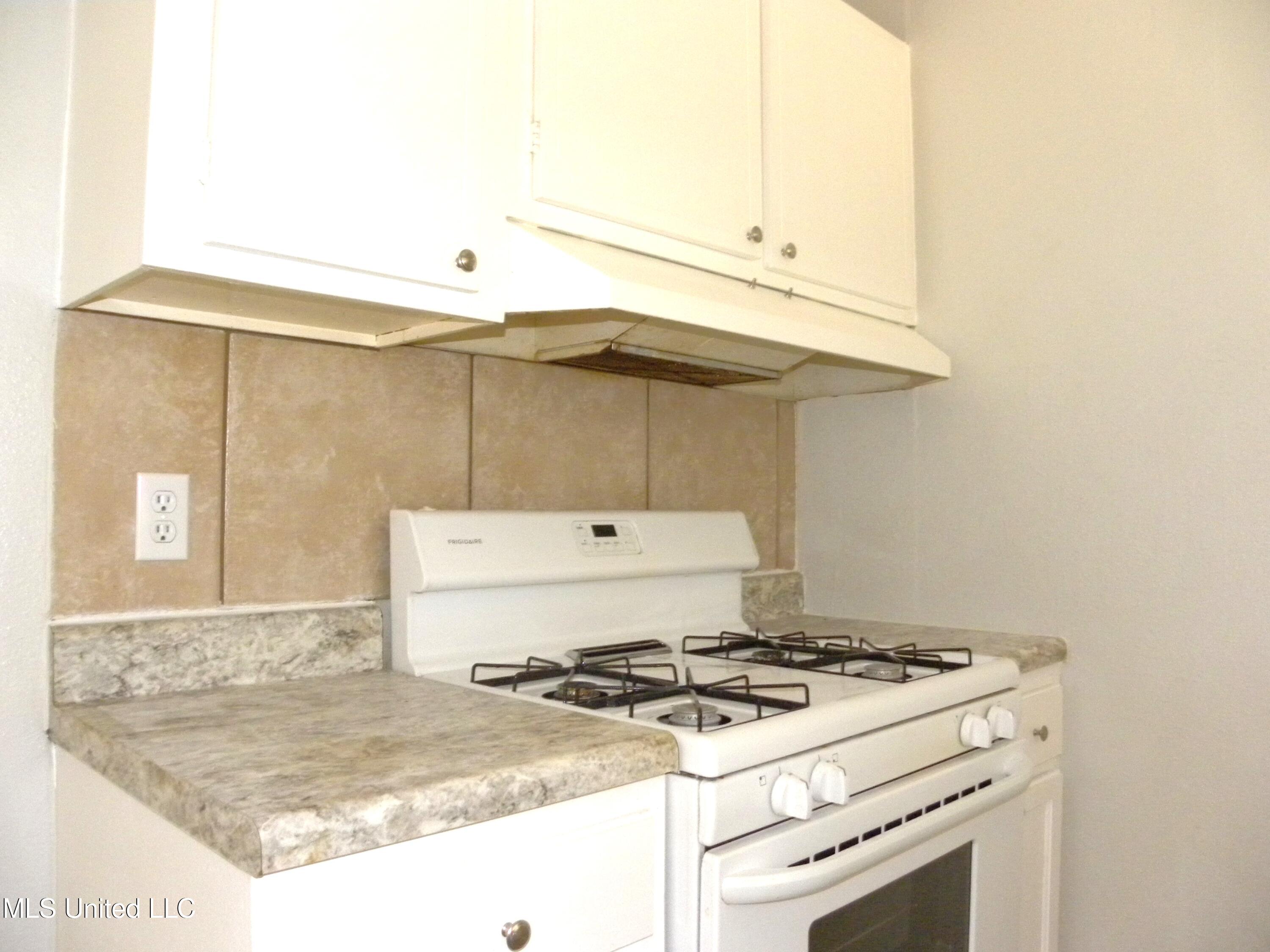 7216 Hampton Drive Biloxi, MS 39532 - Photo 14 of 43 DSCN9383