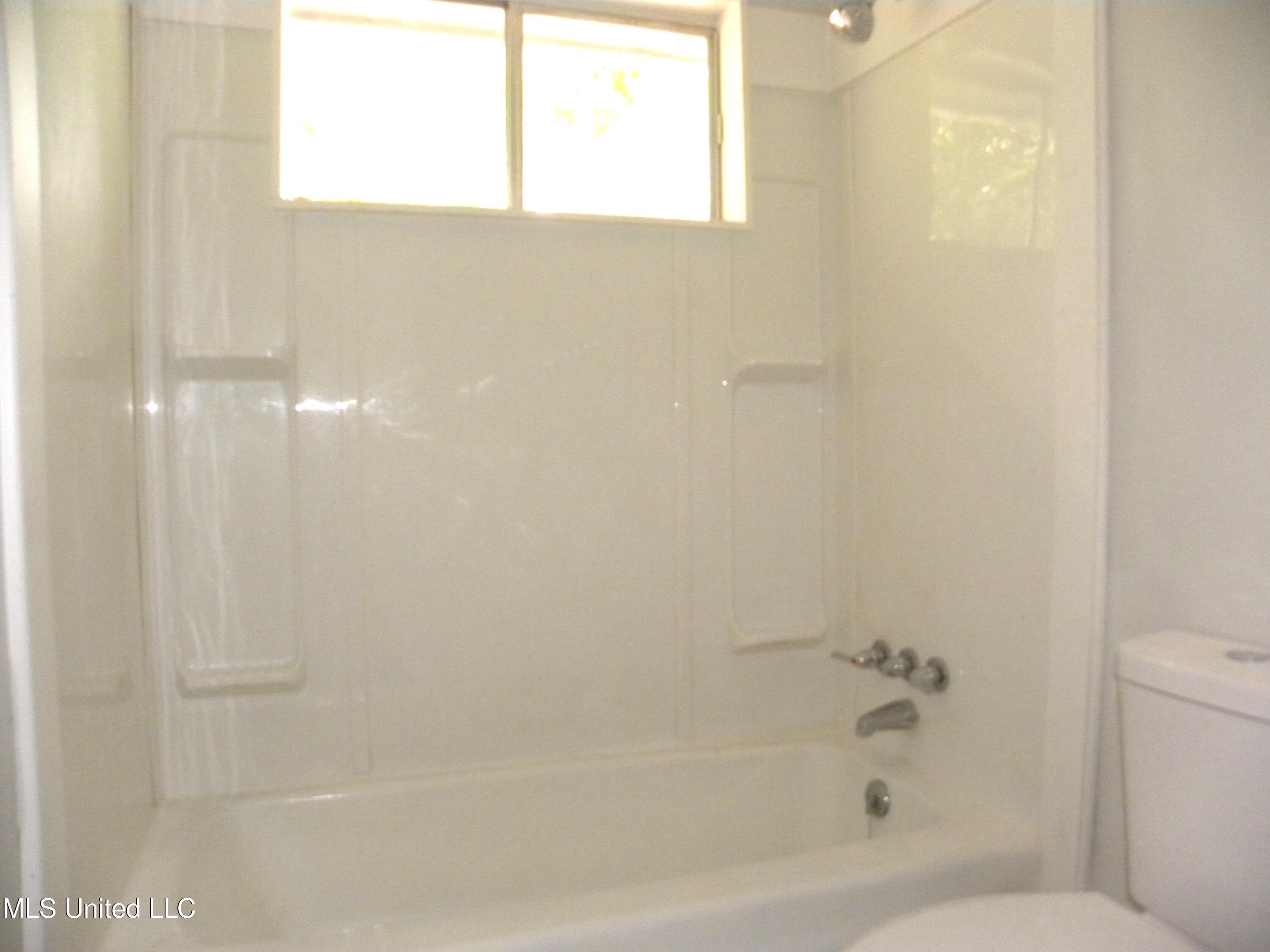 7216 Hampton Drive Biloxi, MS 39532 - Photo 20 of 43 DSCN9389