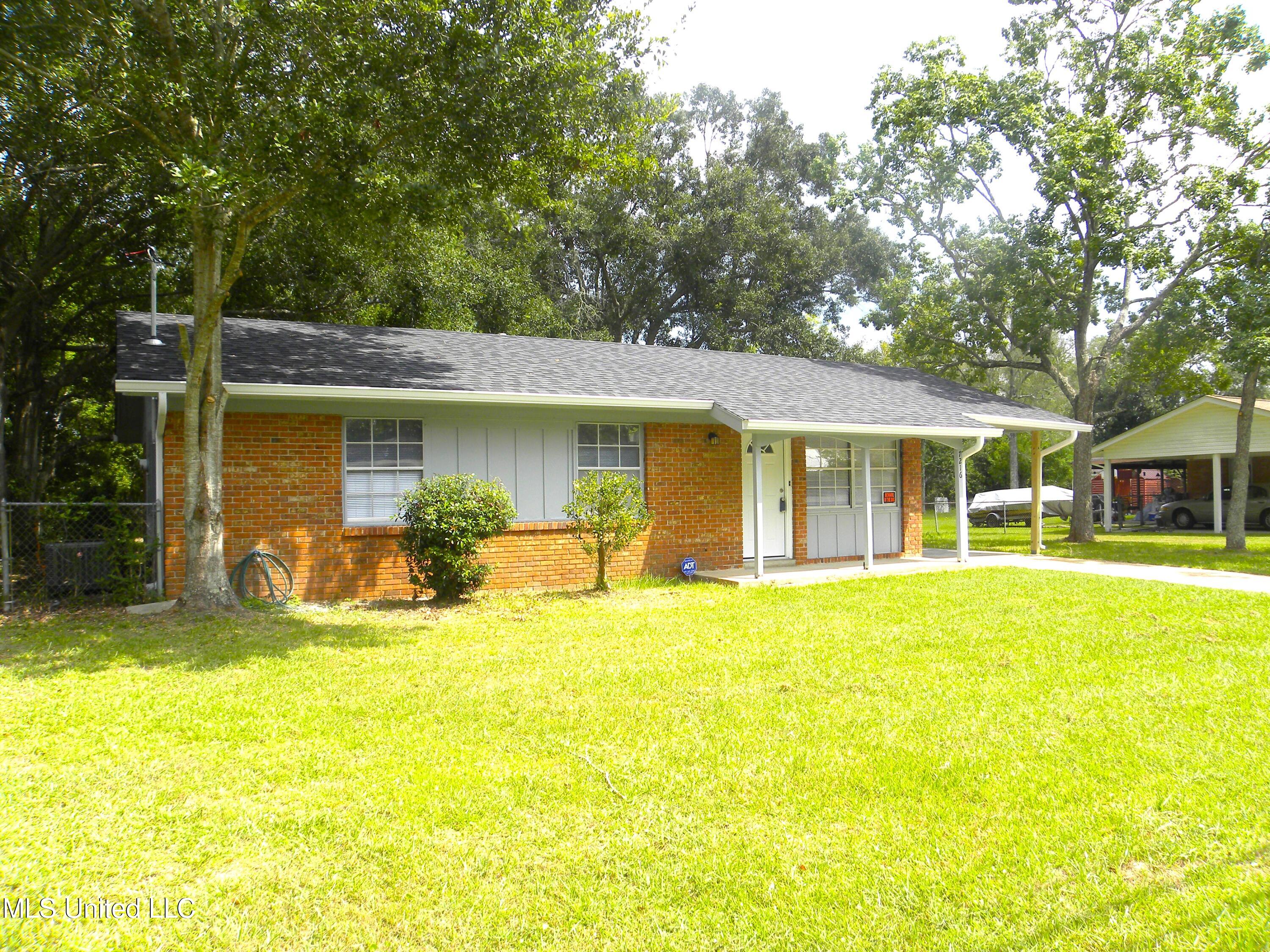 7216 Hampton Drive Biloxi, MS 39532 - Photo 3 of 43 DSCN9372