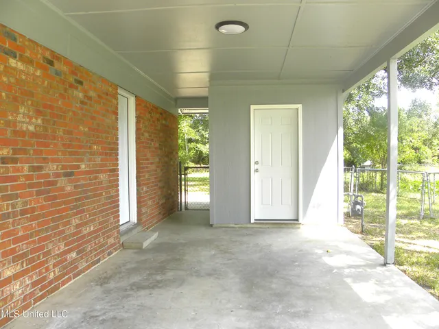 $1,600 | 7216 Hampton Drive, Biloxi, MS 39532