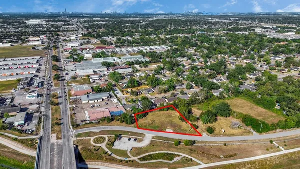 $400,000 | 5441 Simsbrook Drive, Houston, TX 77045