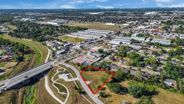 $400,000 | 5441 Simsbrook Drive, Houston, TX 77045