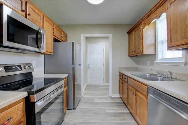 $232,900 | 118 Gleaves Lane, Oak Grove, KY 42262
