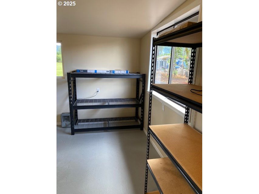 82277 Davisson Road Creswell, OR 97426 - Photo 25 of 48 a view of livingroom with furniture and window