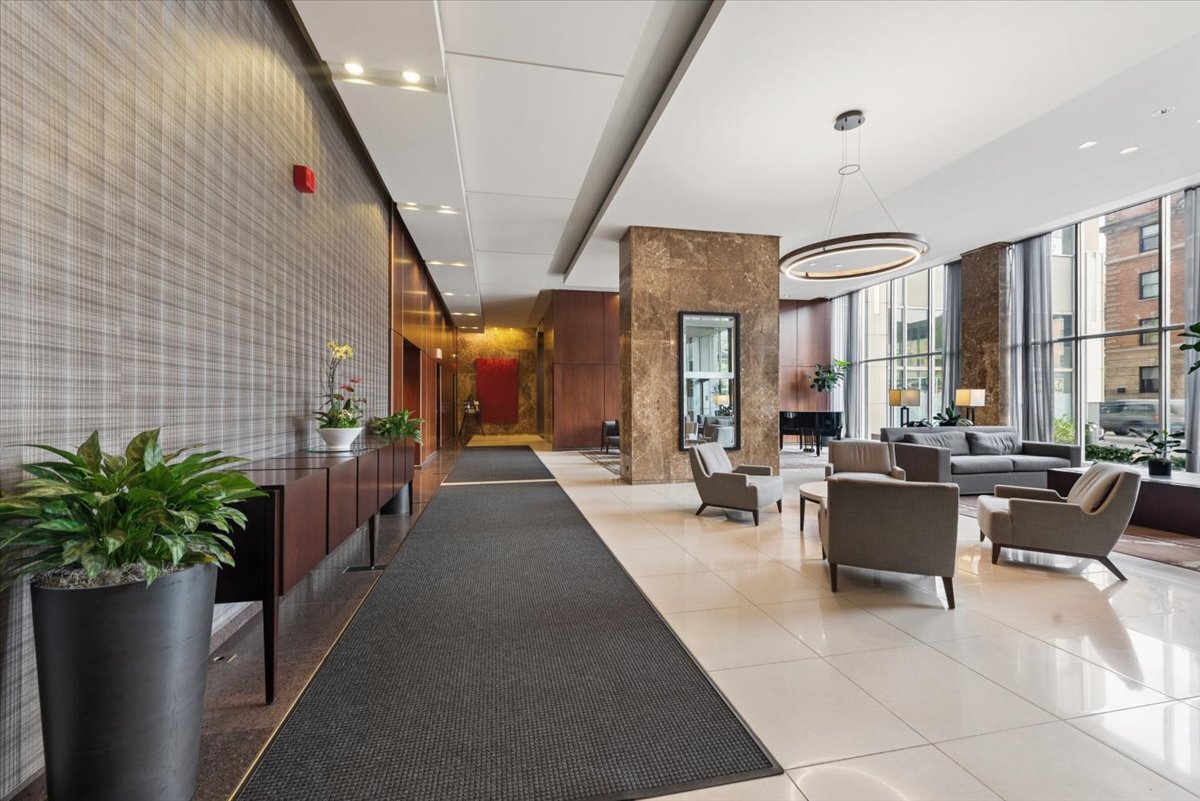 655 West Irving Park Road, Unit 906 Chicago, IL 60613 - Photo 13 of 20