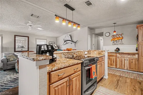 $389,900 | 3094 Harpoon Lane, St. James City, FL 33956