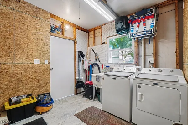 $389,900 | 3094 Harpoon Lane, St. James City, FL 33956