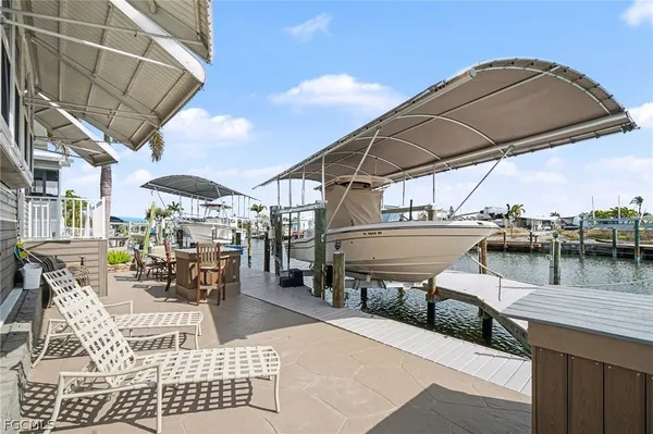 $389,900 | 3094 Harpoon Lane, St. James City, FL 33956