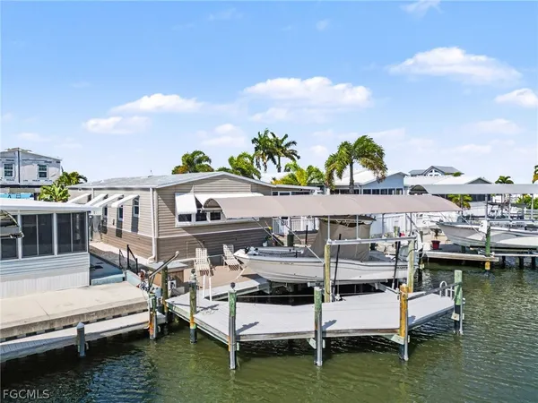 $389,900 | 3094 Harpoon Lane, St. James City, FL 33956