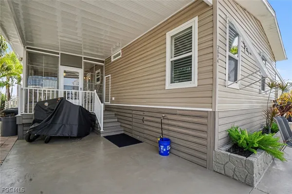 $389,900 | 3094 Harpoon Lane, St. James City, FL 33956