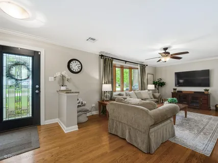 $825,000 | 2238 Silverpine Drive, Glenview, IL 60025