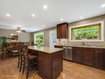 $825,000 | 2238 Silverpine Drive, Glenview, IL 60025