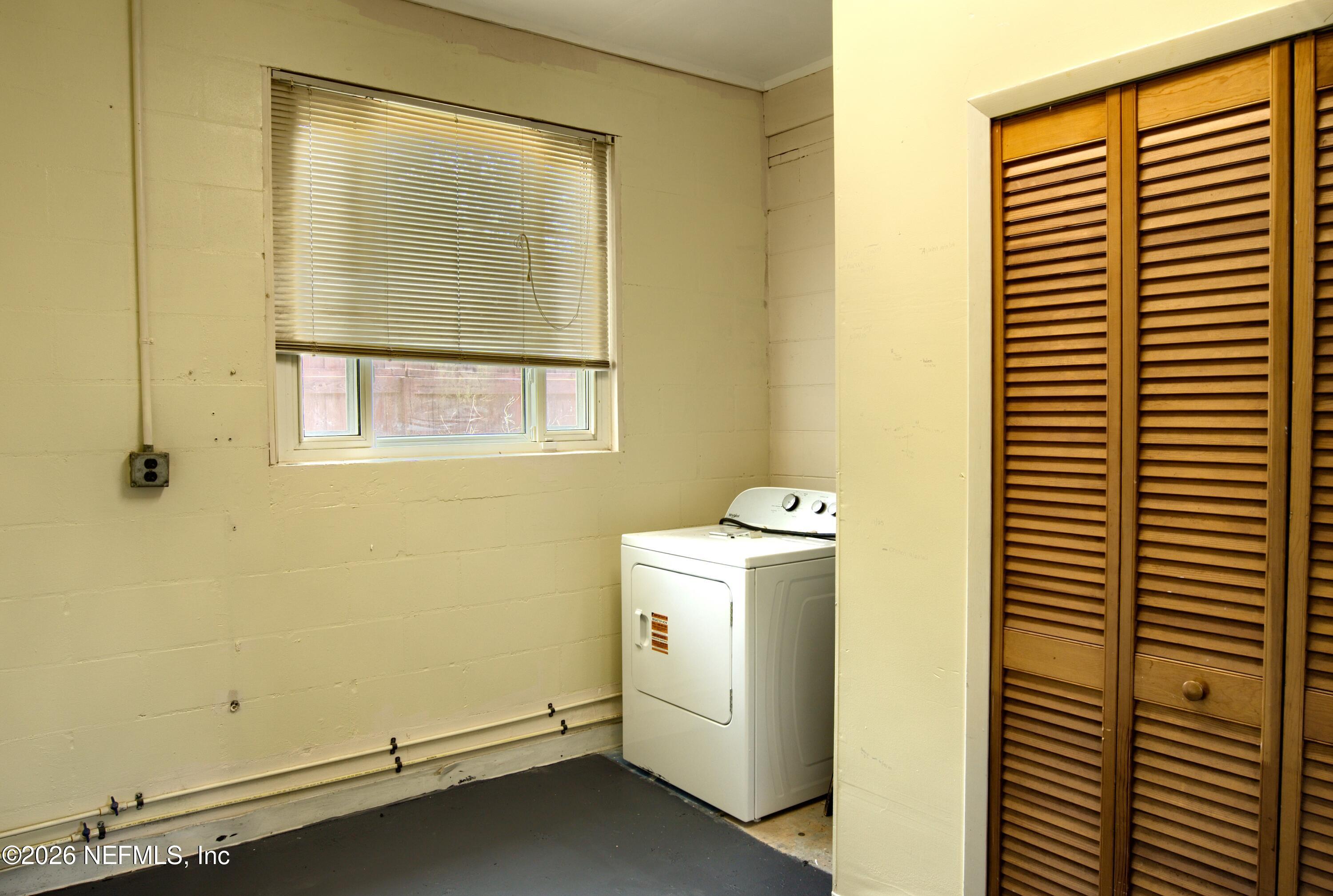 1370 Labelle Street Jacksonville, FL 32205 - Photo 23 of 27 Laundry