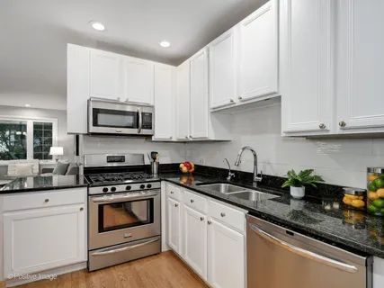 $475,000 | 1629 West Le Moyne Street, Unit 2W, Chicago, IL 60622