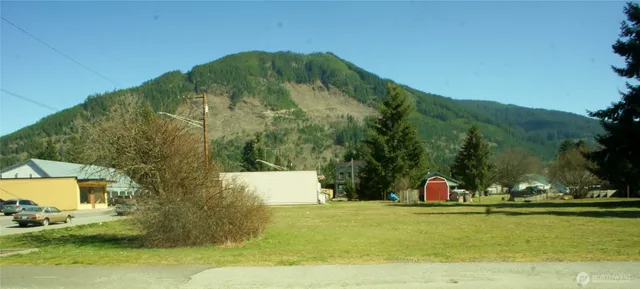 a view of a outdoor space