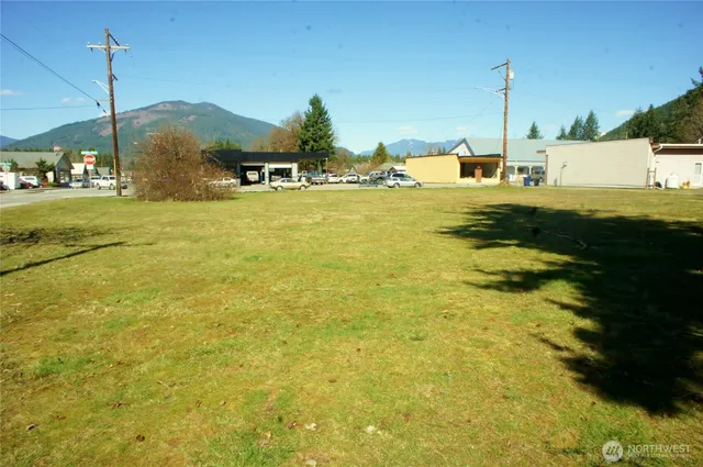 a view of a lake with houses