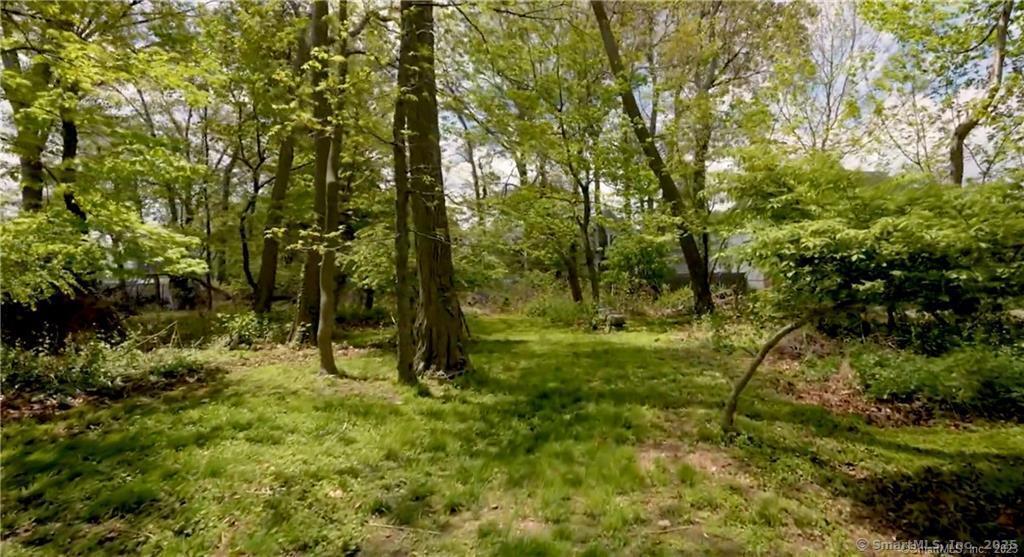 372 Rowland Road Fairfield, CT 06824 - Photo 17 of 37