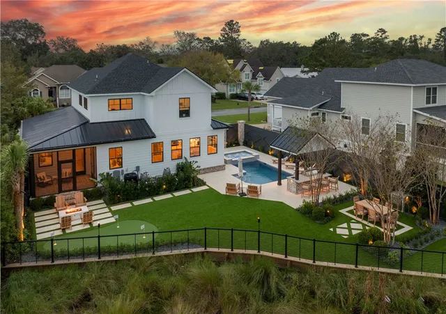 $1,295,000 | 125 East Commons Drive, St. Simons Island, GA 31522
