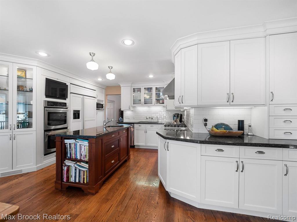 4793 South Valleyview Road West Bloomfield, MI 48323 - Photo 18 of 58 Gallery Image 18
