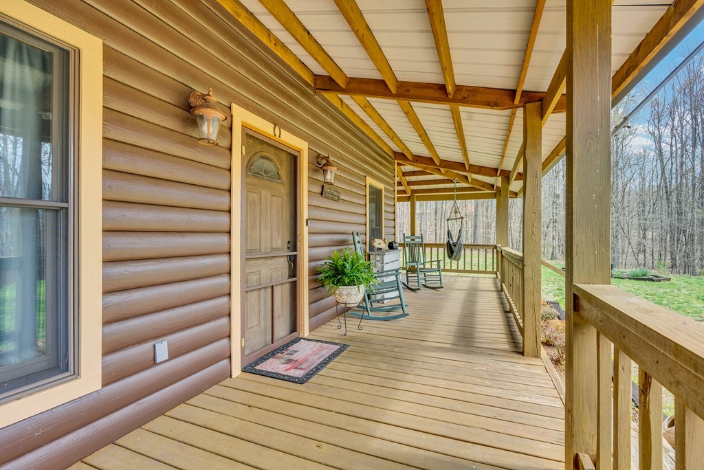 465 Hickory Lane Sparta, TN 38583 - Photo 9 of 46 a view of porch with seating space