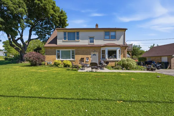 $347,500 | 2470 South 92nd Street, Unit 2472, West Allis, WI 53227