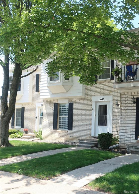 110 Stratford Lane Rochester Hills, MI 48309 - Photo 1 of 28