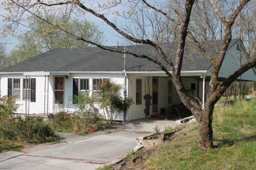 2121 Neubert Road Knoxville, TN 37914 - Photo 1 of 3 Primary Photo