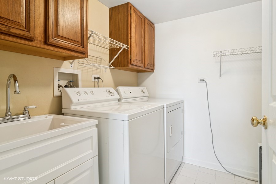 838 Old Checker Road, Unit D4 Buffalo Grove, IL 60089 - Photo 18 of 27 Gallery Image 18