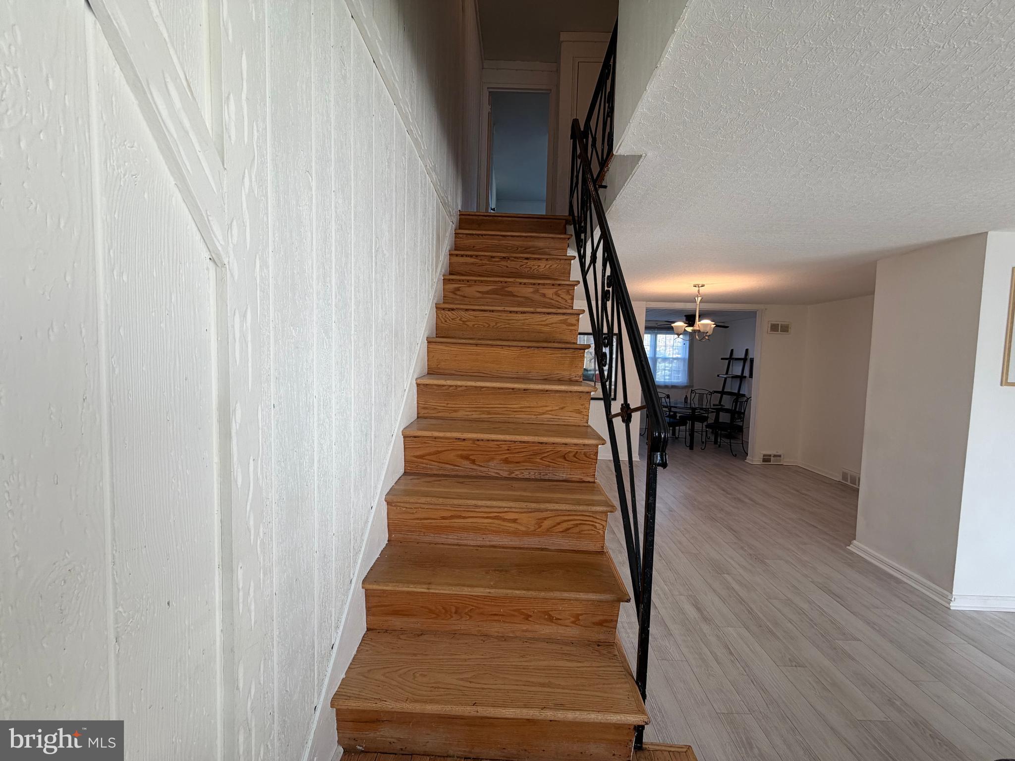 10916 Modena Place Philadelphia, PA 19154 - Photo 18 of 42 a view of entryway